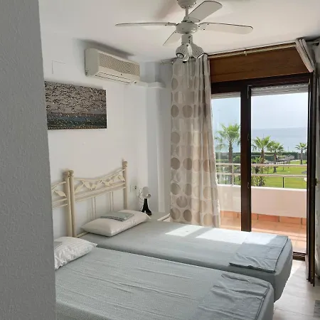 Magnifico Primera Linea De Playa Manilva Holiday home *
