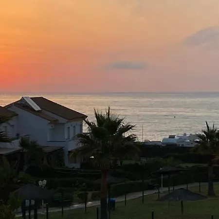 Magnifico Primera Linea De Playa Manilva Holiday home *